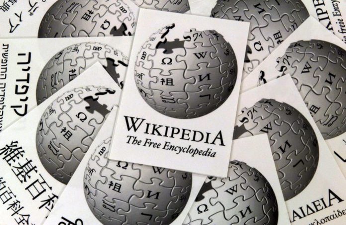 Wikipedia Italia sospende l'oscuramento delle pagine dopo rinvio emendamento