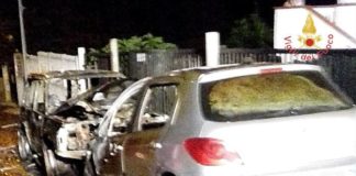 Borgia, due auto in fiamme nella notte: non si esclude nessuna ipotesi