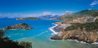 L'autorevole Forbes inserisce la spiaggia di Praia a Mare tra le sette più spettacolari d'Italia