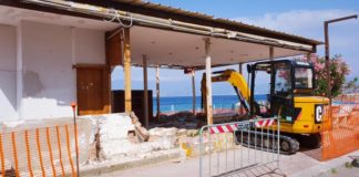 Reggio Calabria, demolito storico manufatto abusivo a Gallico