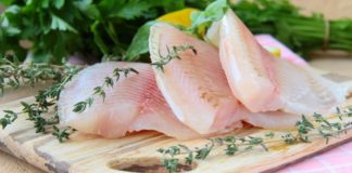 Borgia, mangia pesce crudo al ristorante e accusa malore: i Nas ne sequestrano 30 kg