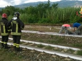 Calabria, incidente ferroviario lungo la linea tirrenica: giovane travolto dal treno