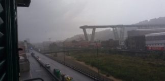 Genova, disastroso crollo del ponte Morandi sull'autostrada A10: forse auto coinvolte