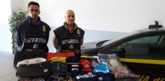 Paola, la Guardia di Finanza sequestra 426 capi contraffatti