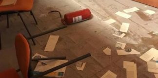 Raid vandalico in una biblioteca a Crotone